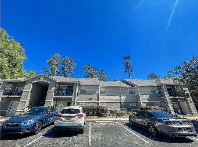 Building Photo - 3705 SW 27th St