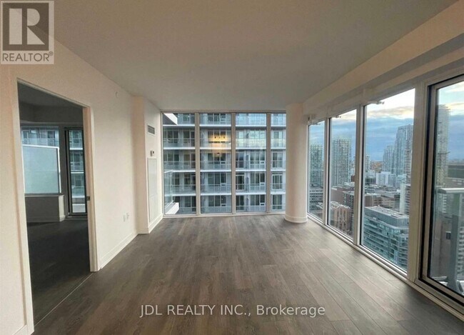 Photo du bâtiment - 99 Broadway Ave