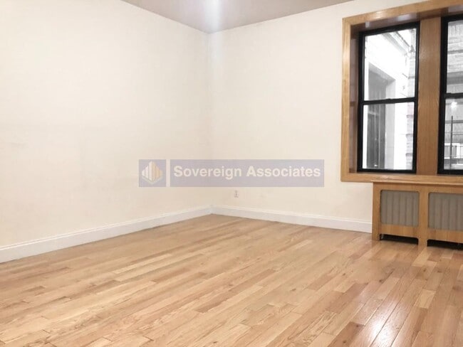 Building Photo - 20 Magaw Pl