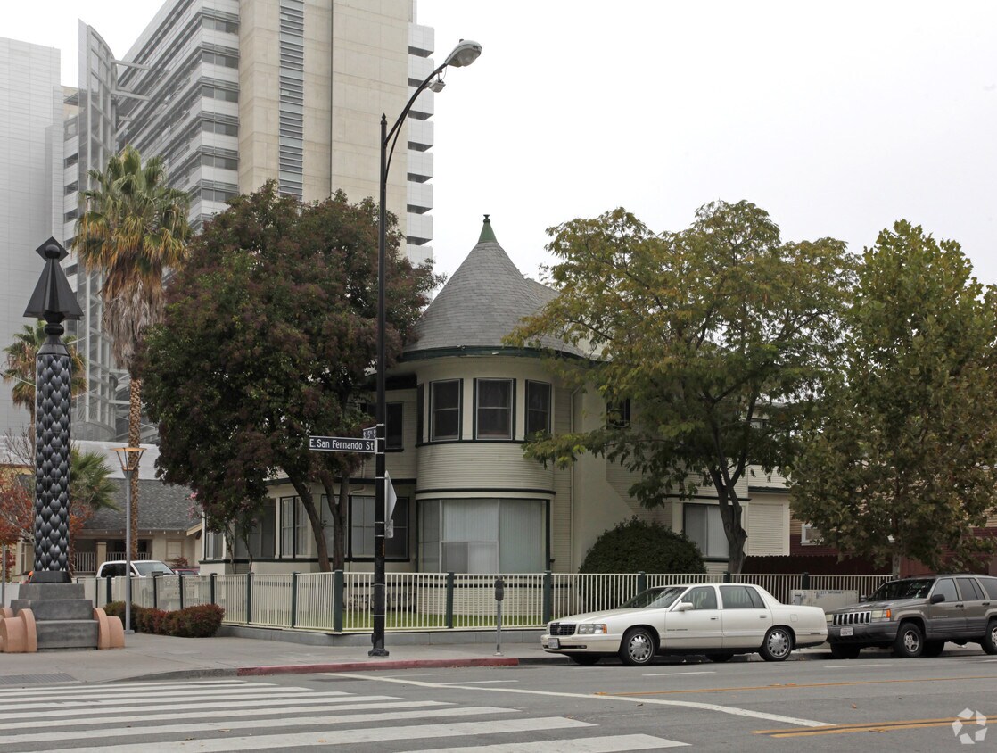 Building Photo - 92 S 5th St