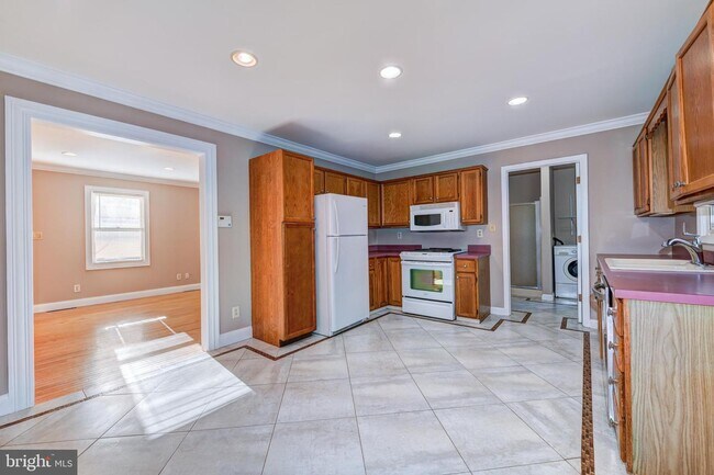 Foto del edificio - 36 Wilfred Ave