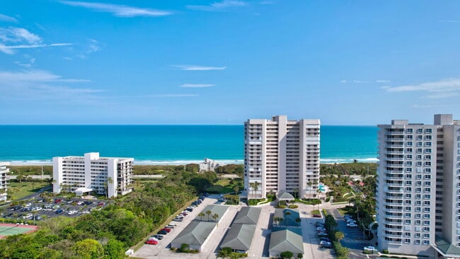 Building Photo - 5051 N Hwy A1A