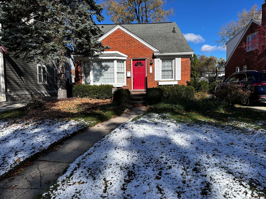 Primary Photo - The Perfect Cozy 4 Bedroom Home in Birmingham