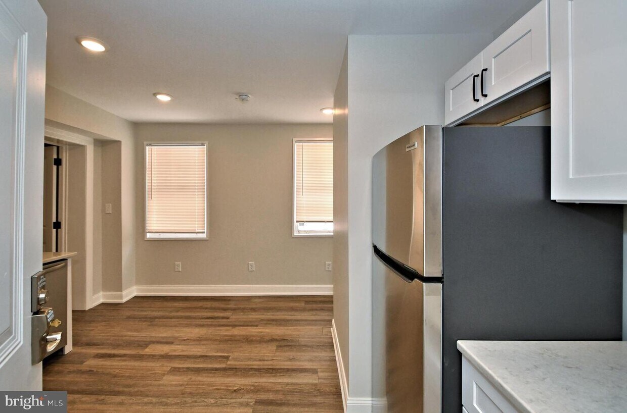 241 B St Unit APT B, Phoenixville, PA 19460 Apartment for Rent in