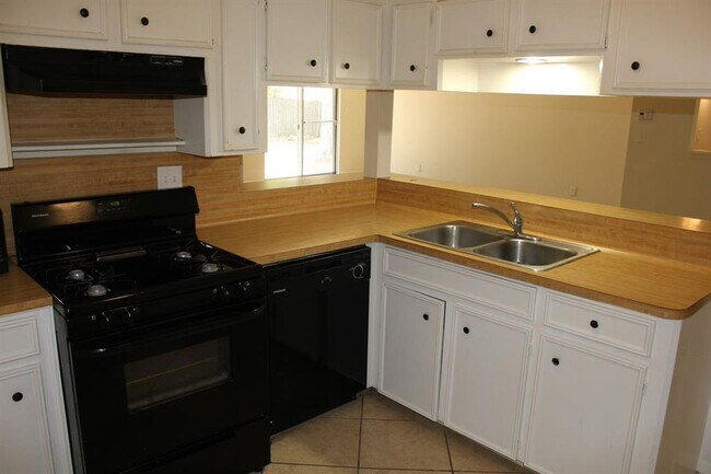 Foto del edificio - 1002 Cheyenne Meadows Dr