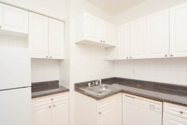 Foto del edificio - 557 W Aldine Ave