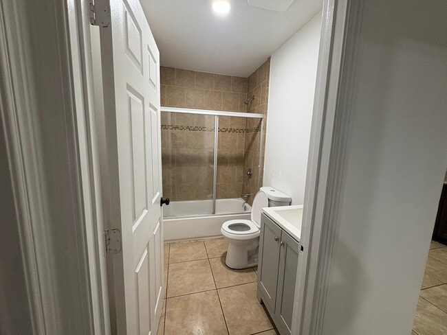 Bathroom - 131 E 84th Pl