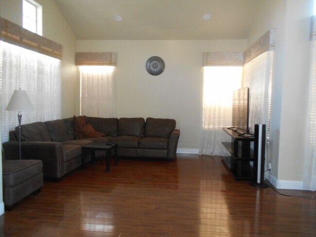Building Photo - 8317 Opal Cove Dr