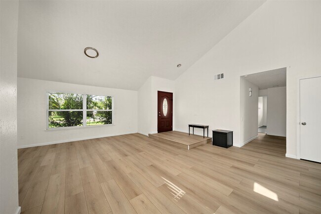 Foto del edificio - 3219 The Highlands Dr