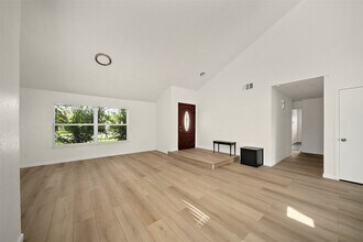 Building Photo - 3219 The Highlands Dr