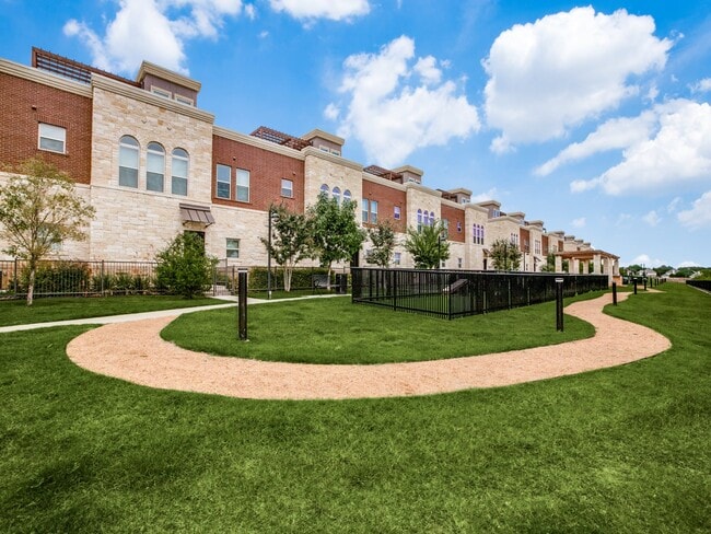 Building Photo - Capitol at Stonebriar