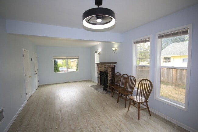 Building Photo - 3292