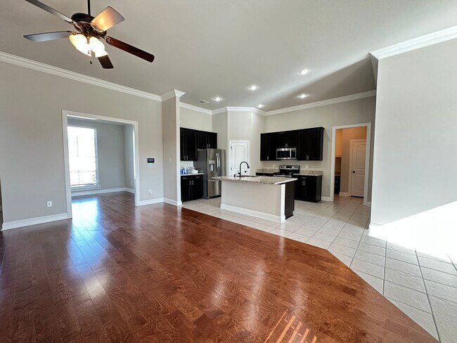 Foto del edificio - *$500 off FIRST MONTHS RENT MOVE IN SPECIAL* (LUCIEN FIELD ESTATES-SOUTHEAST SHREVEPORT-BEAUTIFUL...