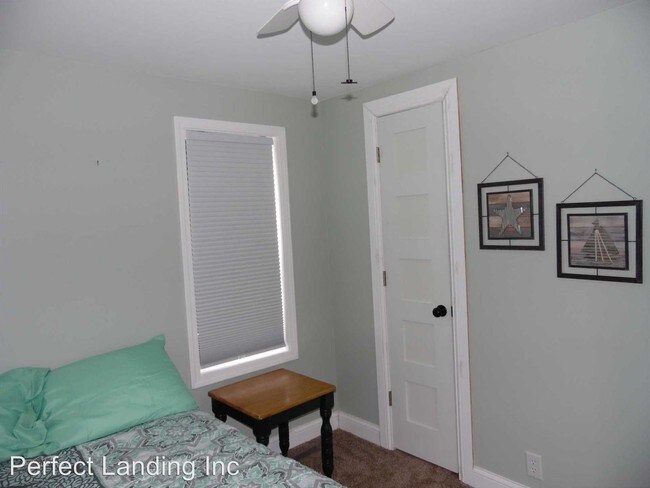 Building Photo - 3 br, 1 bath House - 1493 N. US 23