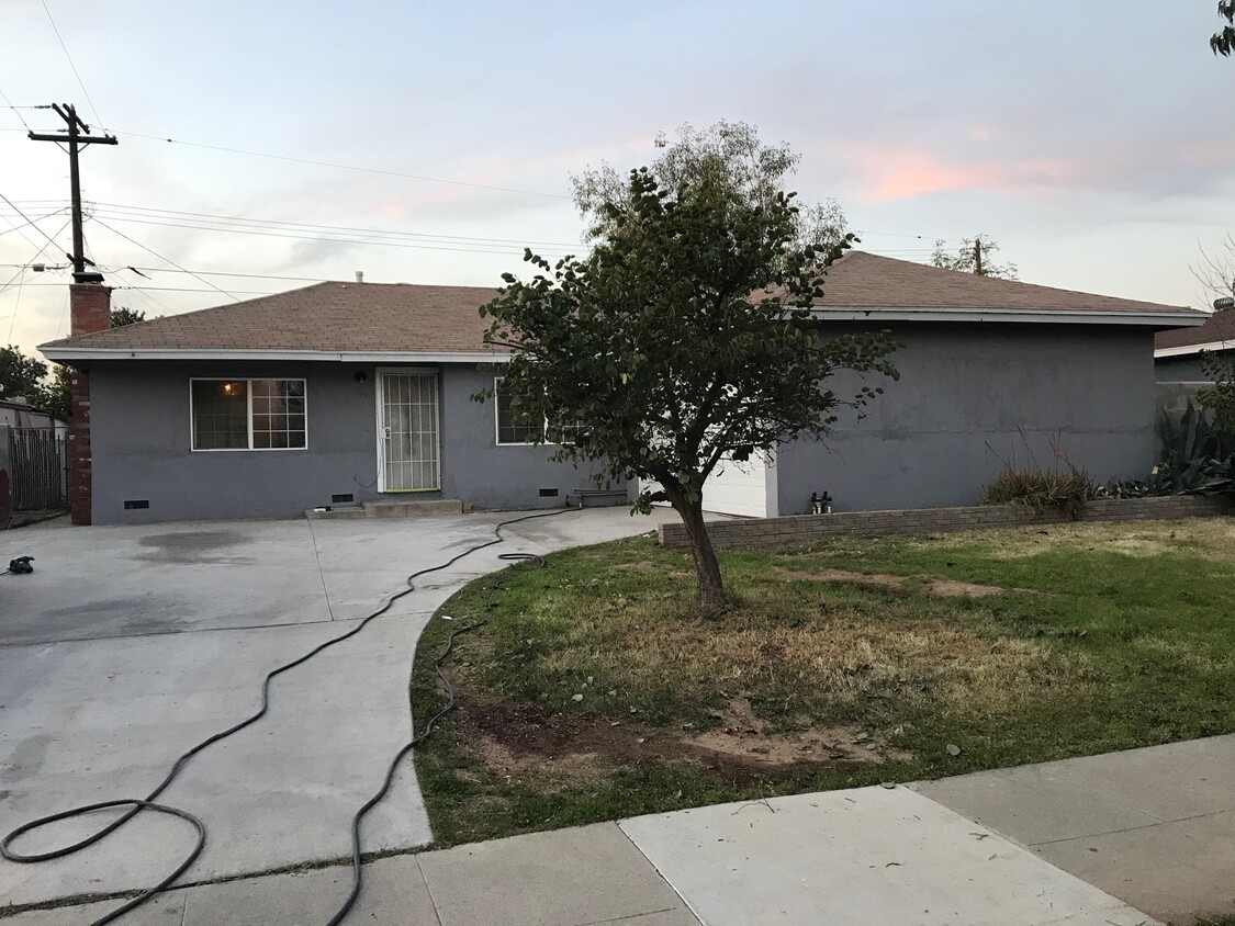 Foto principal - 8853 Concord Ave
