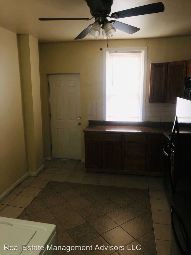 Building Photo - 3 br, 1 bath House - 945 N. Fallon St.