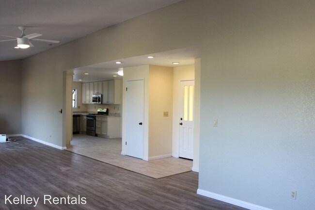 Foto del edificio - 1043 Lupine Rd