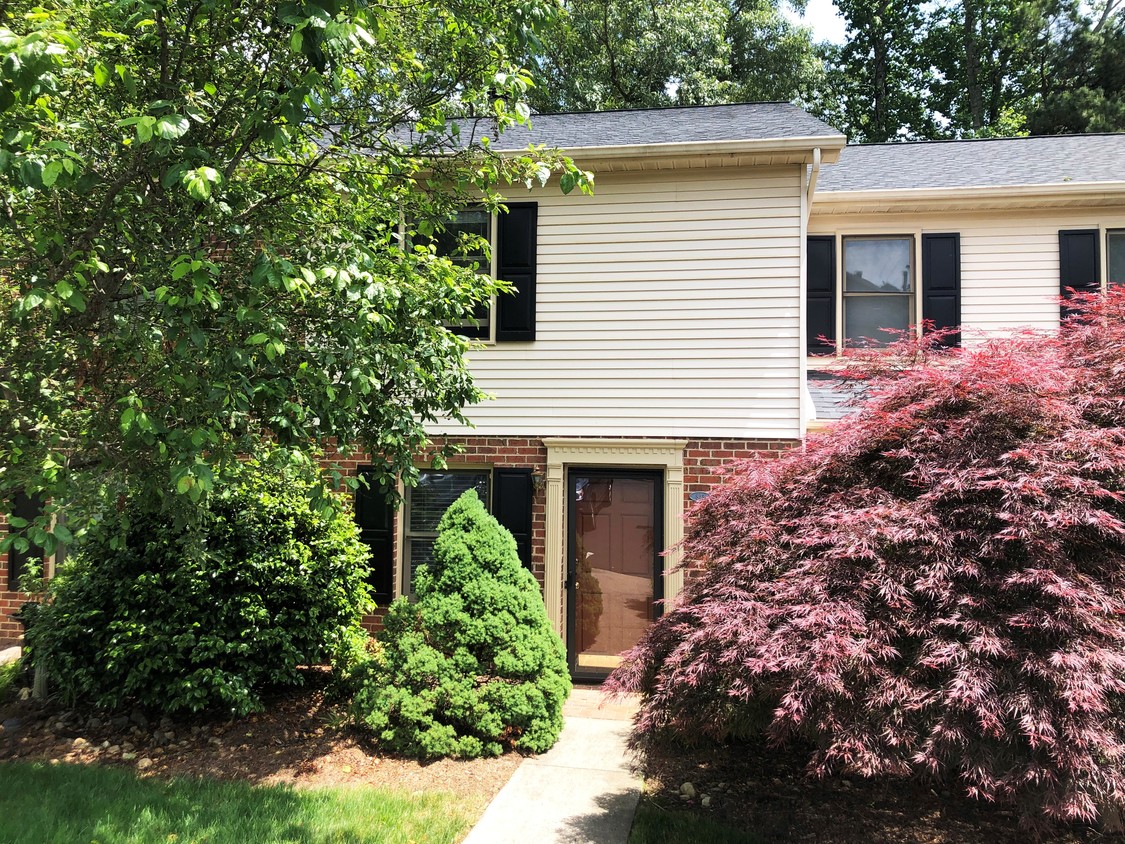 your front door - 843 21st Ave NE