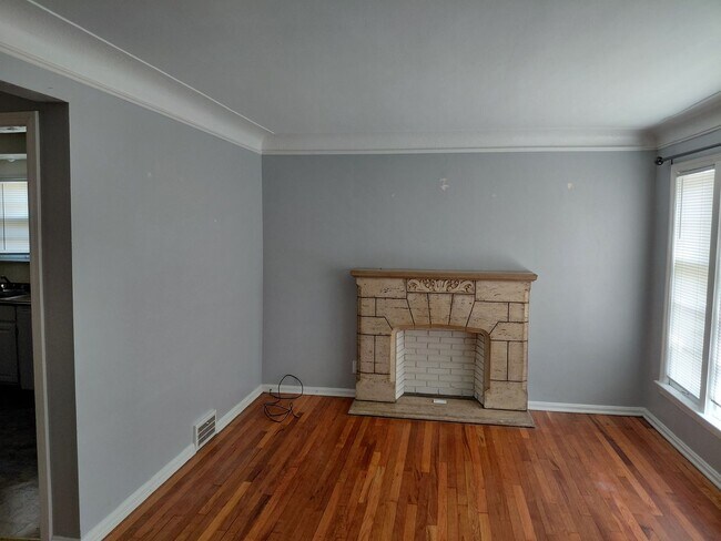 Foto del edificio - 3911 Warrendale Rd