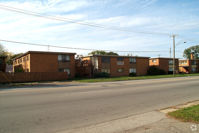 Alternate View - Acacia Place Apartments