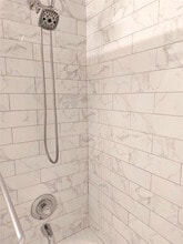 Building Photo - 409 Gardens Dr