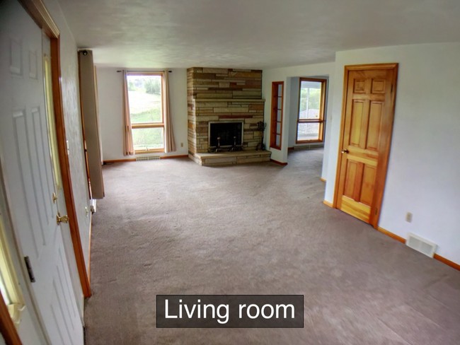 Living room - 47675 Calcutta-Smith Ferry Rd