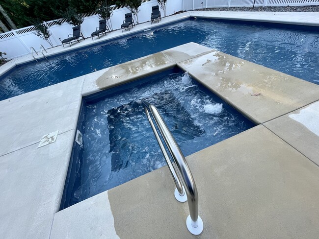 Spa para 8 personas climatizado a 100 grados desde el mediodía hasta las 10 p. m., los 7 días de la semana, de mayo a octubre. - 109 Court House South Dennis Rd
