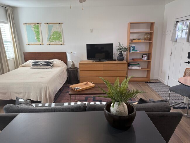 Foto del edificio - 4302 1/2 Gateway Ave