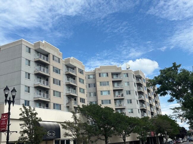 Building Photo - 30 Chelsea St