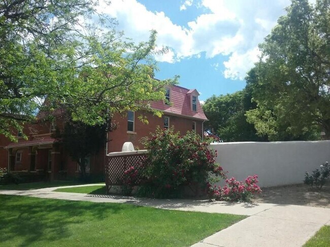 Foto del edificio - 627 Arizona Ave