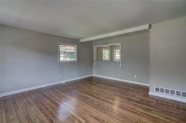 Foto del edificio - 2804 Zane Grey Dr SE