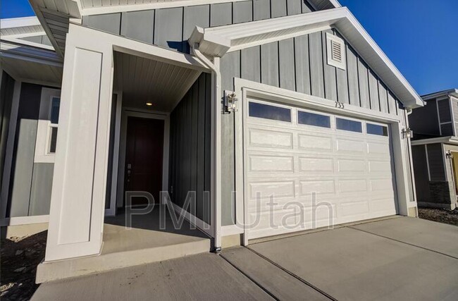 Building Photo - 733 S 370 E