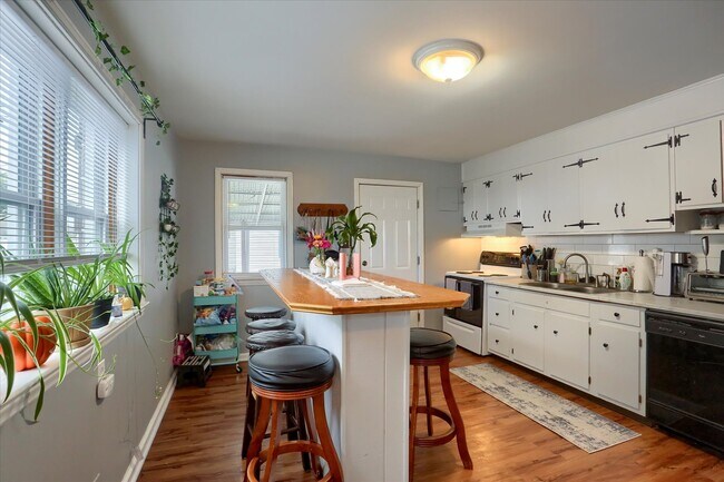 Foto del edificio - 28 E Willow St