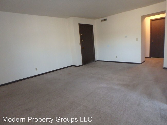 Building Photo - 4408 Mesa Dr