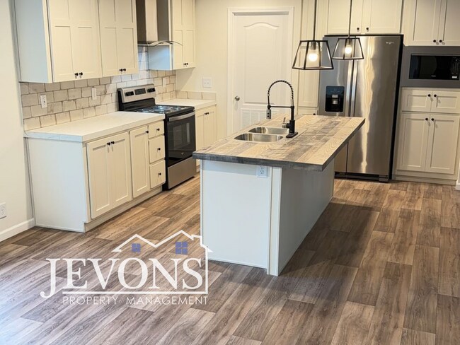 Foto del edificio - Charming Maple Valley Home on a Quiet Residential Street