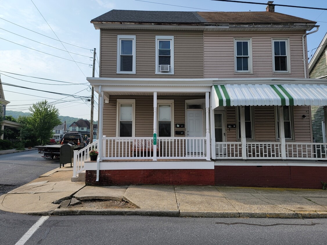 Primary Photo - 81 N Church St