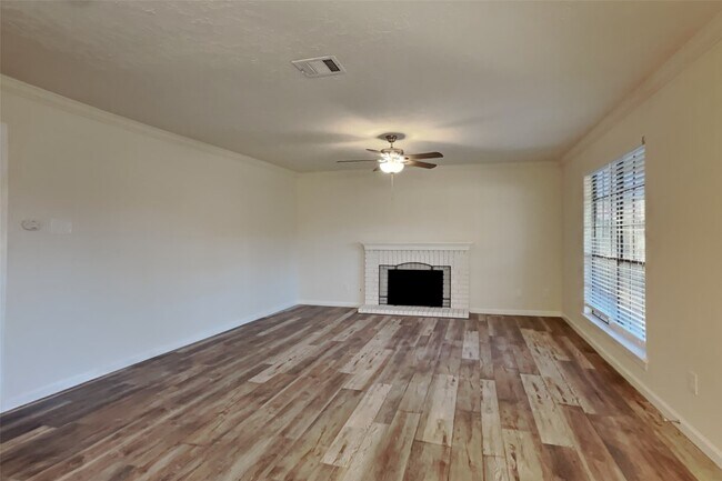 Foto del edificio - 8335 Sparkling Springs Dr