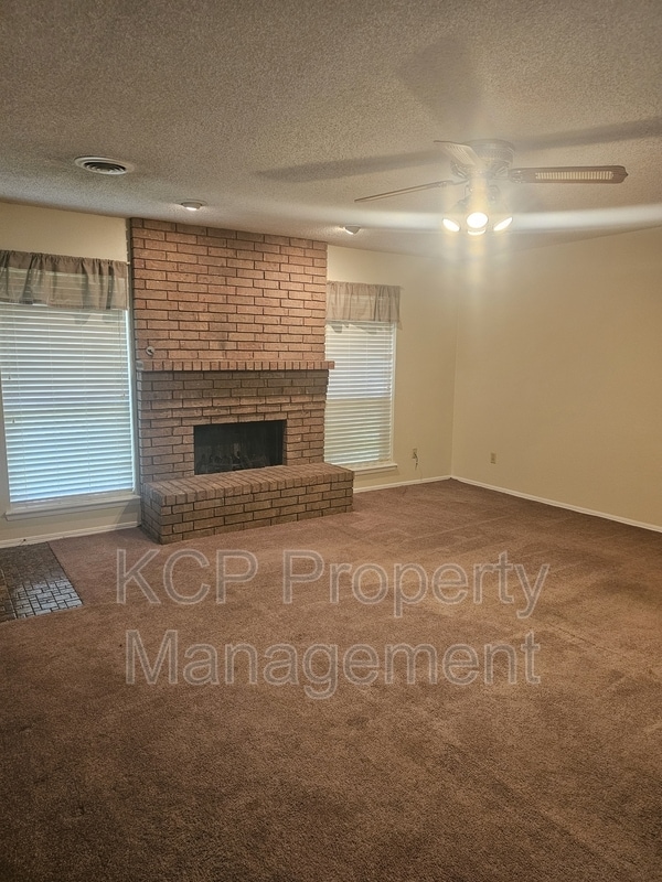 Building Photo - 9416 Bryn Mawr Cir