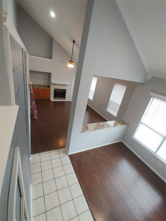 Building Photo - 2229 Greenview Dr