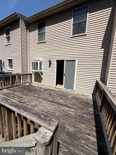 Building Photo - 9027 Throgmorton Rd
