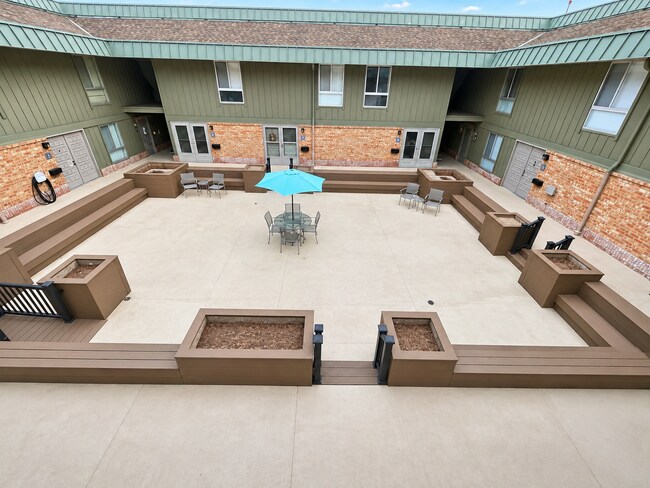 Building Photo - 4000 W Rivers Edge Cir