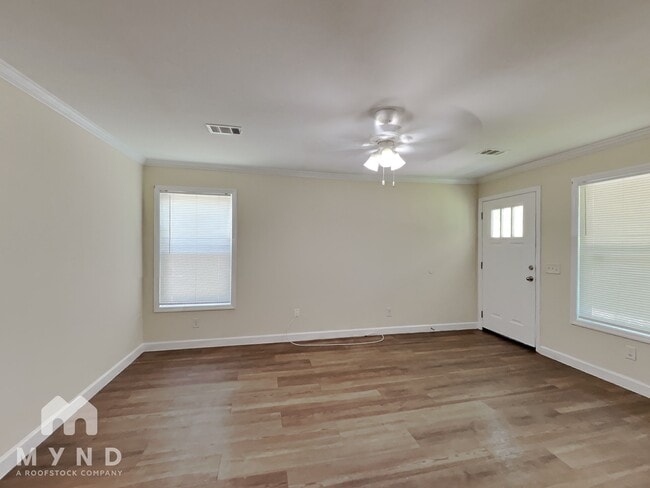 Building Photo - 3230 Deason Ave