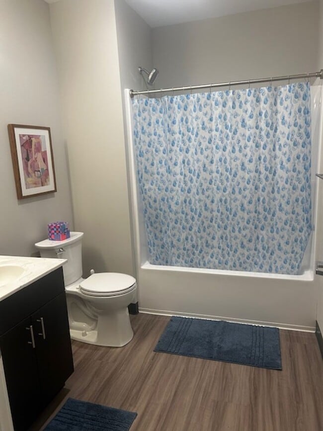 Interior Photo - Lofton