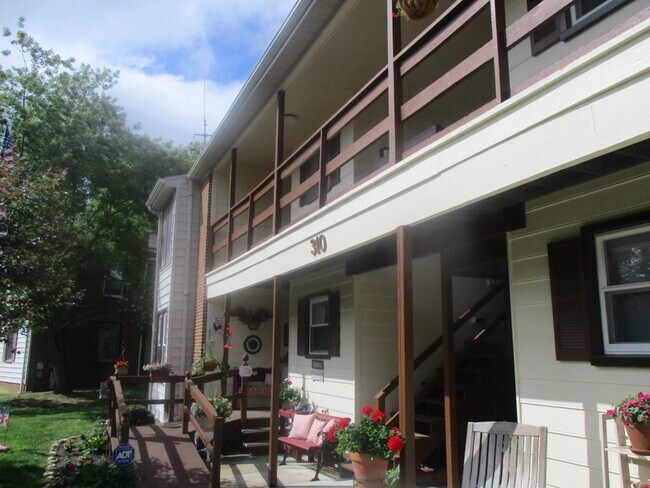 Building Photo - 310-E Patriot Lane, Williamsburg, VA - Ava...