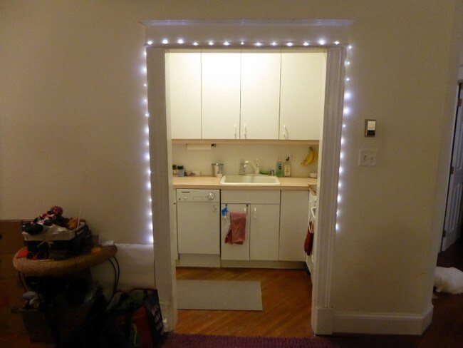 Foto del edificio - 1685 Crescent Pl NW