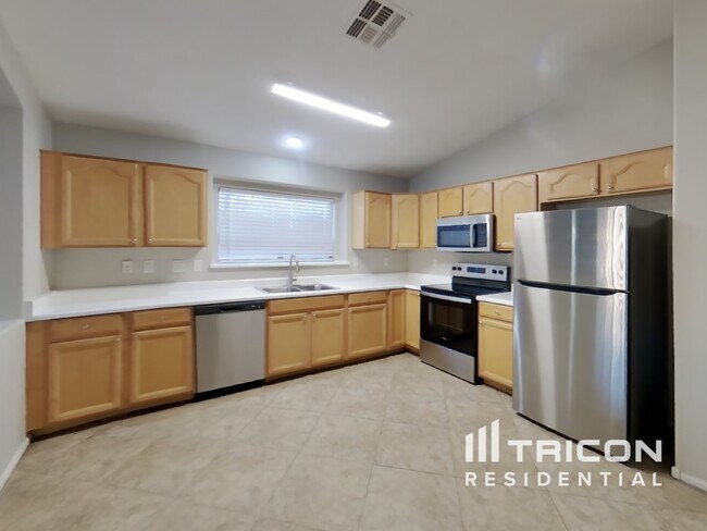 Building Photo - 2116 S 160th Ln