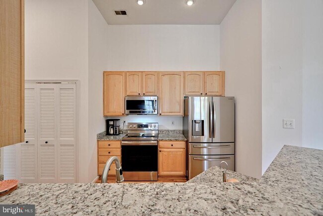 Foto del edificio - 3023 Hunting Ridge Dr