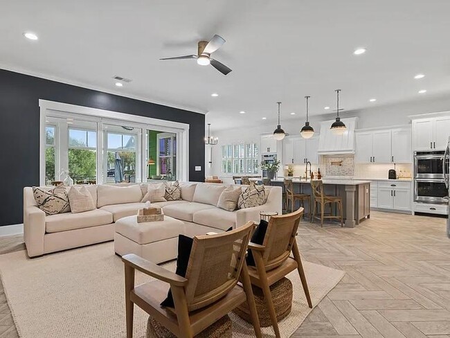 Building Photo - 1100 Whispering Winds Dr