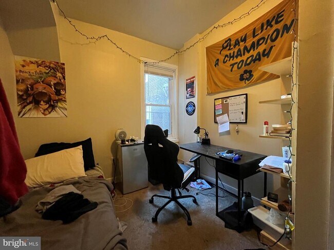 Building Photo - 1429 W Norris St