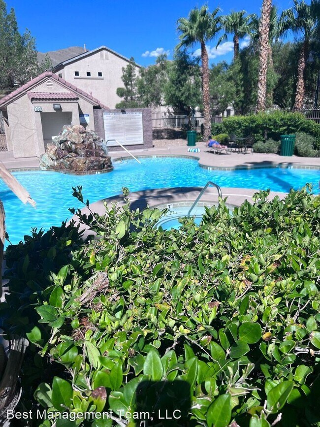Building Photo - 3 br, 2.5 bath House - 10456 Coyote Cub Av...